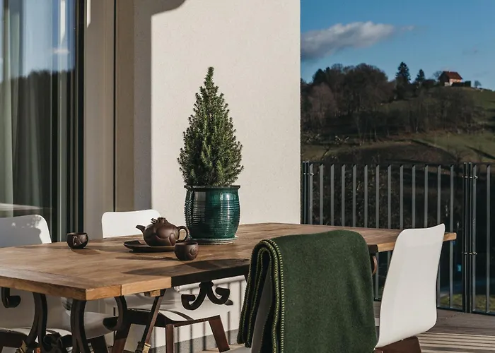 Dietrich - 62 Villa Leibnitz